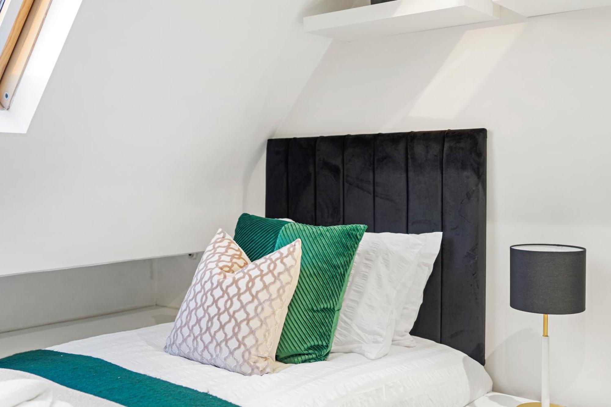 Apartment Stylish Flat In Fulham - Great Views!- Sleeps 6