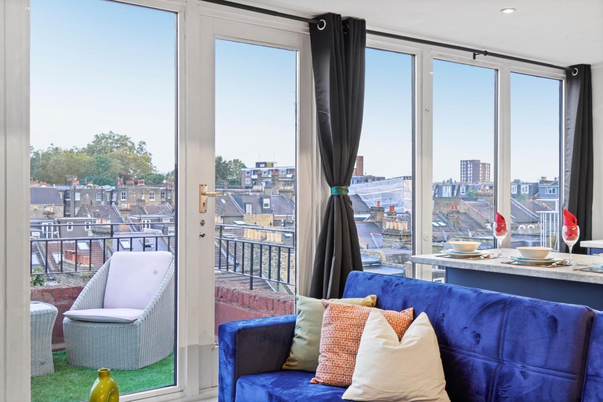 Stylish Flat In Fulham - Great Views!- Sleeps 6 London