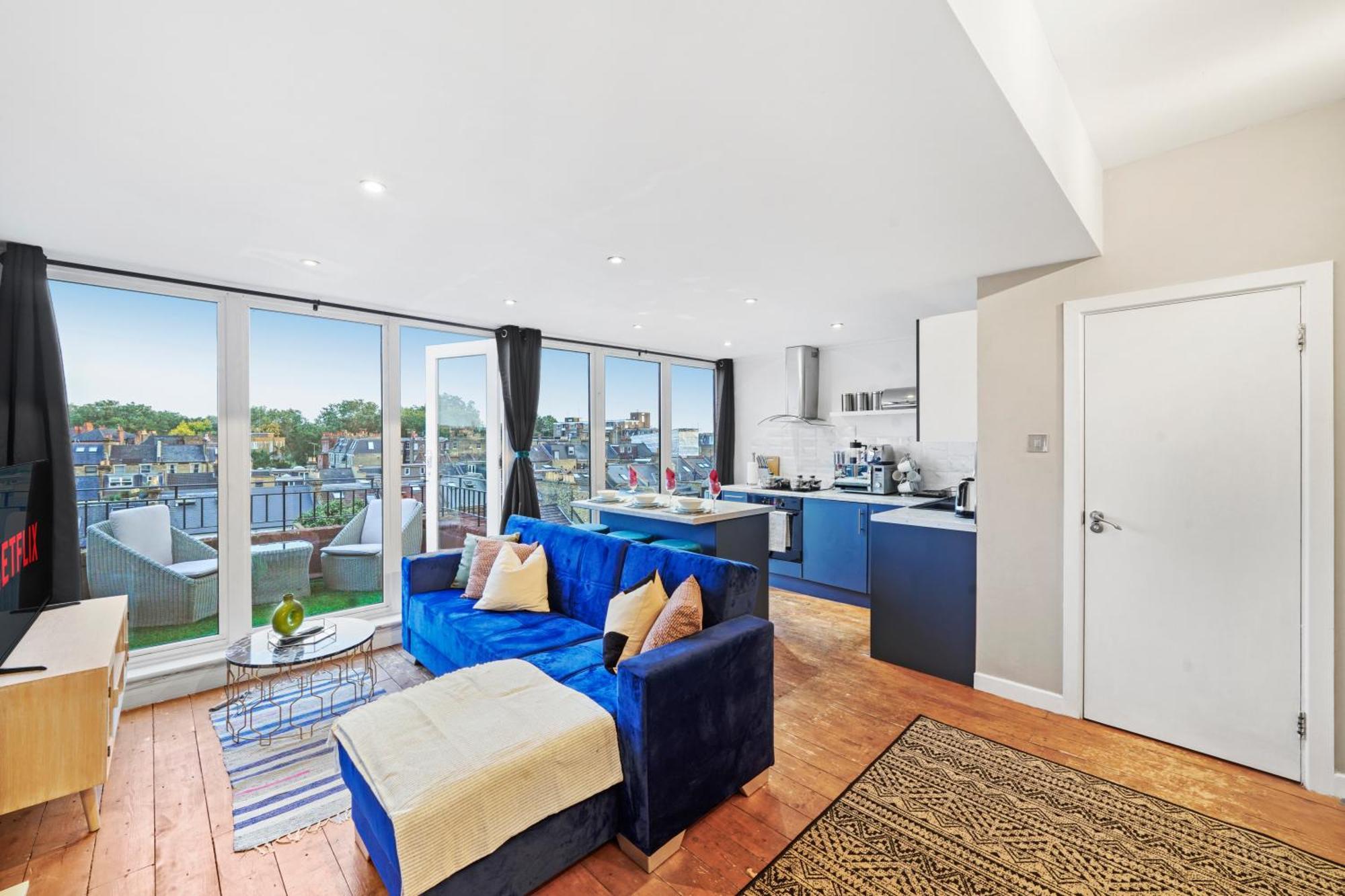 Stylish Flat In Fulham - Great Views!- Sleeps 6 * London